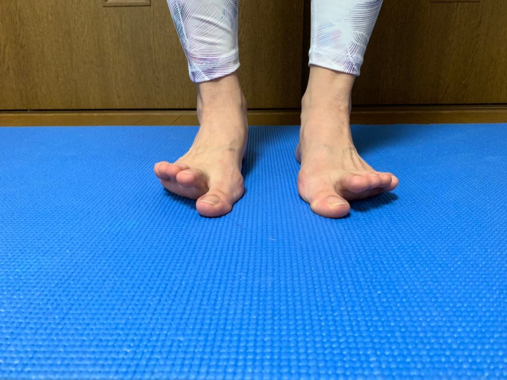 親指以外を上げる